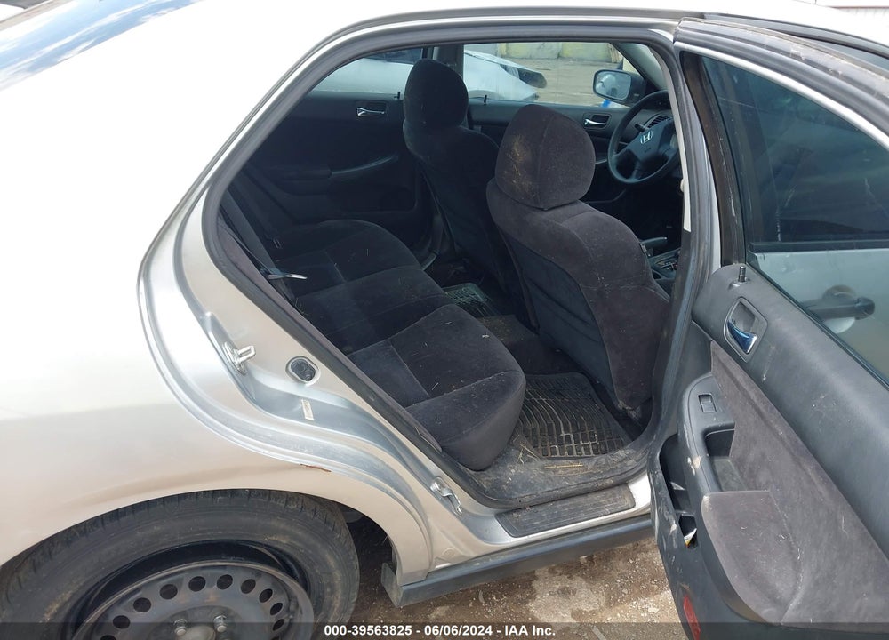 2007 HONDA ACCORD 2.4 VP VIN: JHMCM56157C020055