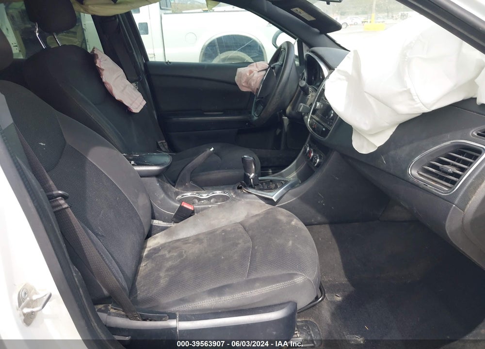 2014 CHRYSLER 200 LX VIN: 1C3CCBABXEN212113