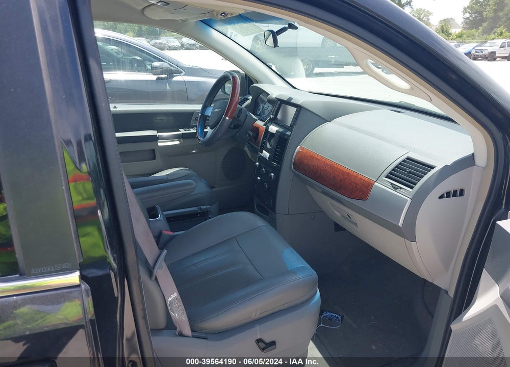 2008 CHRYSLER TOWN & COUNTRY TOURING VIN: 2A8HR54P38R653218