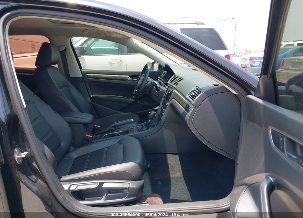 2018 VOLKSWAGEN PASSAT 2.0T SE VIN: 1VWBA7A31JC036185