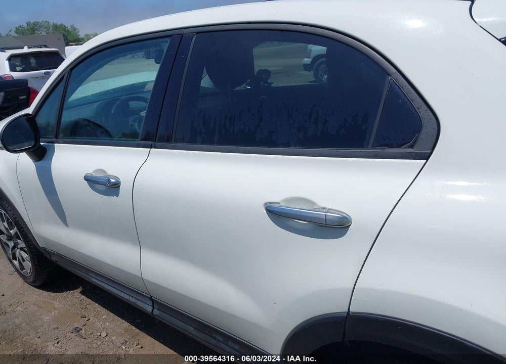 2016 FIAT 500X TREKKING PLUS VIN: ZFBCFYET1GP423963