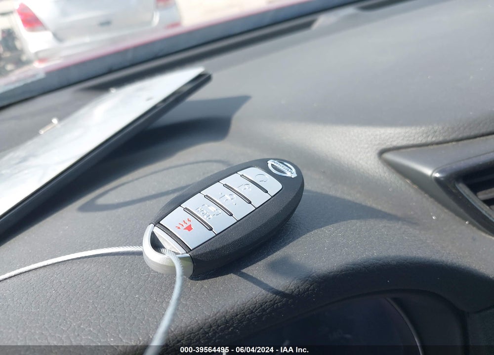 2018 NISSAN ROGUE SV VIN: 5N1AT2MV2JC720036