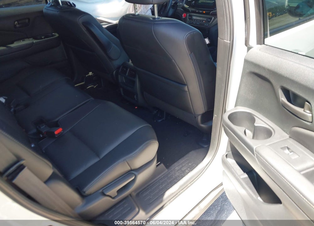 2023 HONDA PASSPORT VIN: 5FNYF8H50PB023189