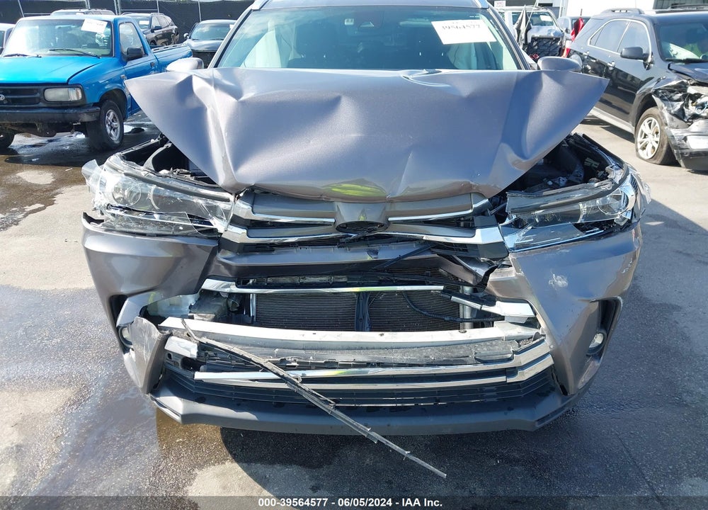 2019 TOYOTA HIGHLANDER LIMITED VIN: 5TDYZRFH9KS304003
