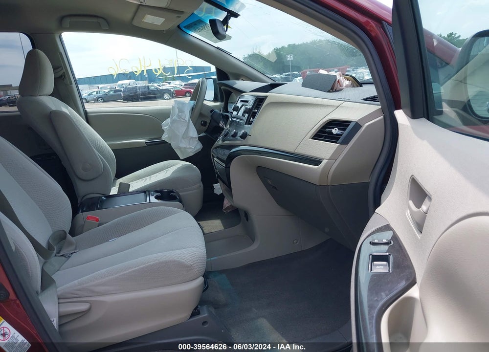 2011 TOYOTA SIENNA VIN: 5TDKK3DC9BS140301