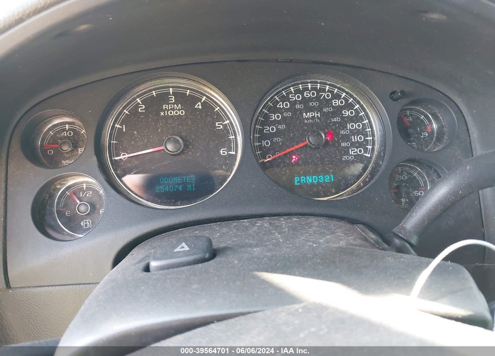 2007 CHEVROLET TAHOE VIN: 1GNFC13C07J405039