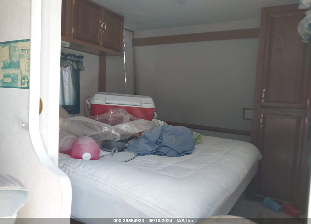2002 TIMBERLODGE TRAVEL TRLR VIN: 5C1TK332X2P002697