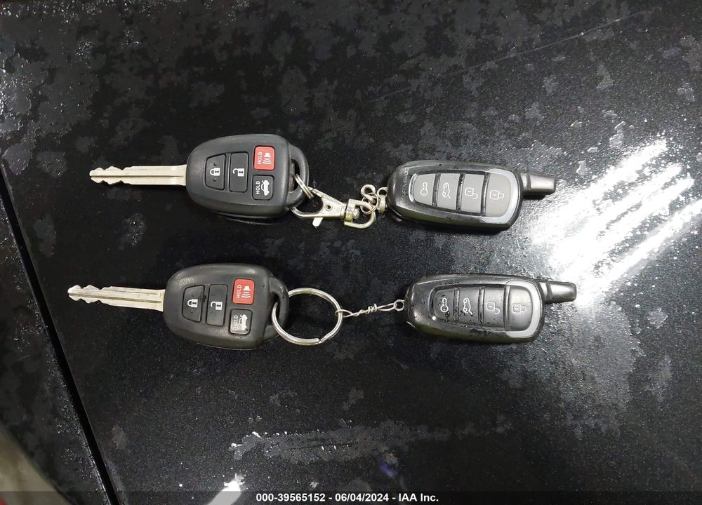 2016 TOYOTA COROLLA LE VIN: 2T1BURHE3GC712147