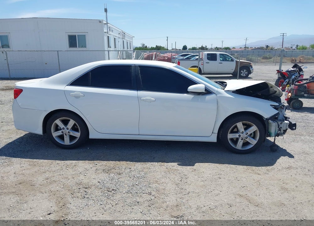 2014 TOYOTA CAMRY SE VIN: 4T1BF1FK1EU469860