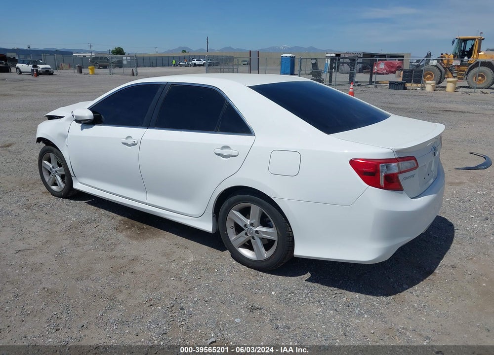 2014 TOYOTA CAMRY SE VIN: 4T1BF1FK1EU469860