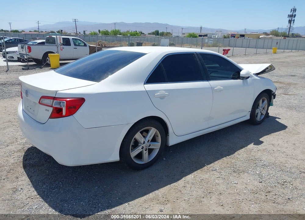 2014 TOYOTA CAMRY SE VIN: 4T1BF1FK1EU469860