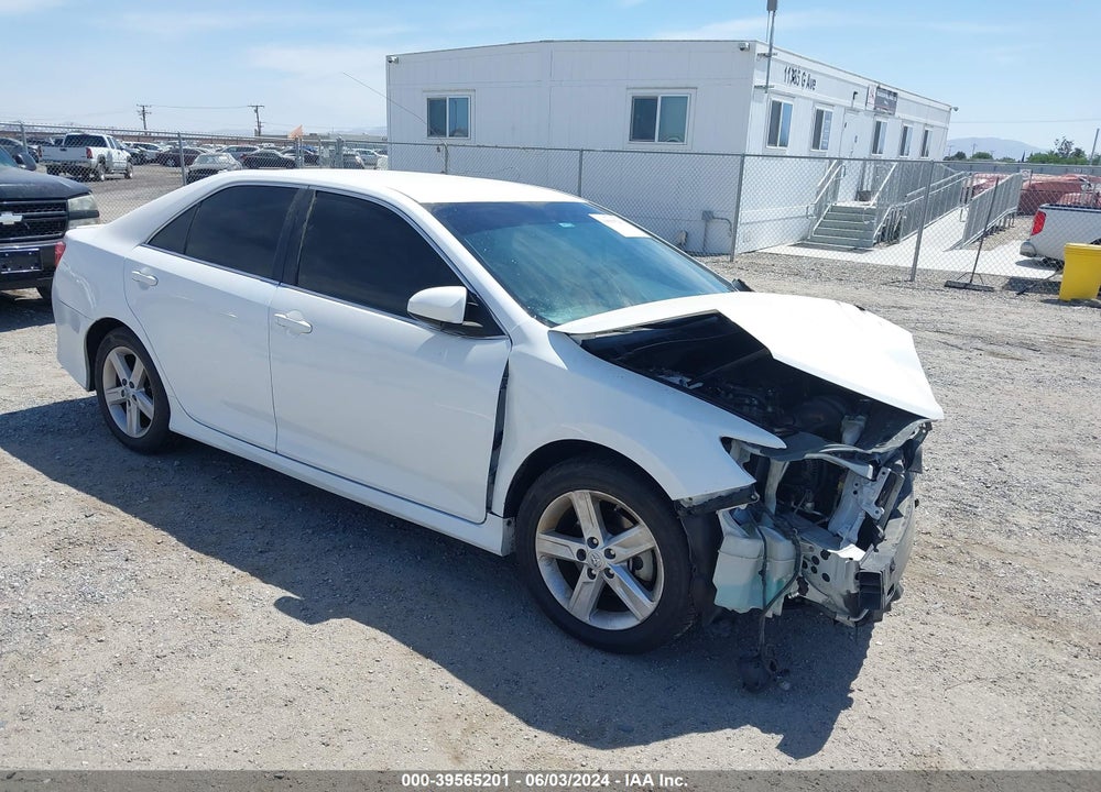 2014 TOYOTA CAMRY SE VIN: 4T1BF1FK1EU469860