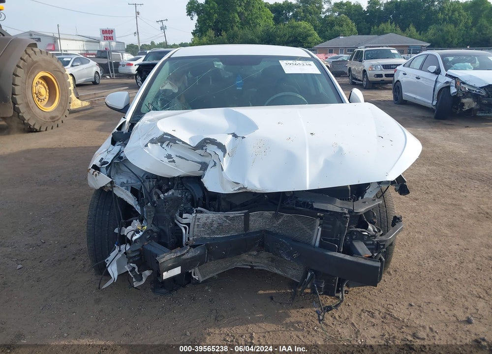2019 HYUNDAI ELANTRA SE VIN: 5NPD74LF7KH424642