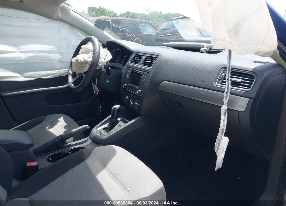 2017 VOLKSWAGEN JETTA VIN: 3VW2B7AJ3HM227515