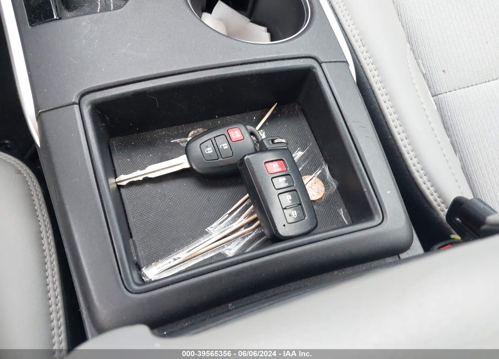 2017 TOYOTA CAMRY SE VIN: 4T1BF1FK7HU270509