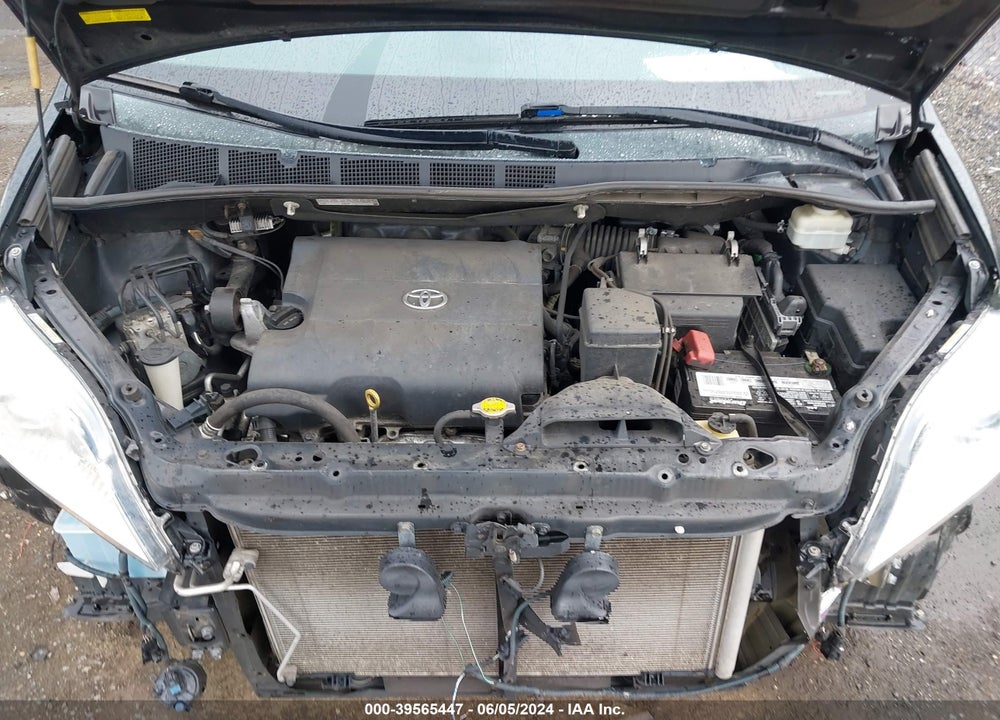 2014 TOYOTA SIENNA LIMITED V6 7 PASSENGER VIN: 5TDYK3DC6ES457595