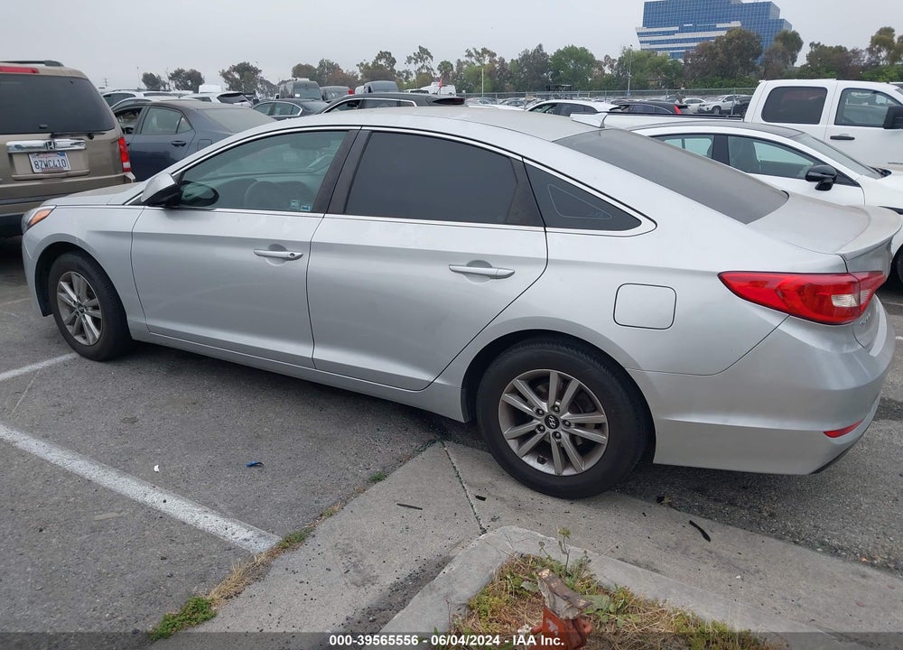 2015 HYUNDAI SONATA SE VIN: 5NPE24AF1FH167022
