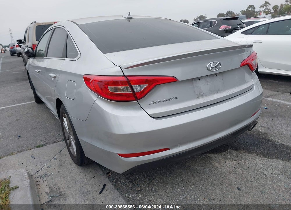 2015 HYUNDAI SONATA SE VIN: 5NPE24AF1FH167022