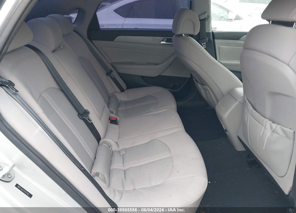 2015 HYUNDAI SONATA SE VIN: 5NPE24AF1FH167022