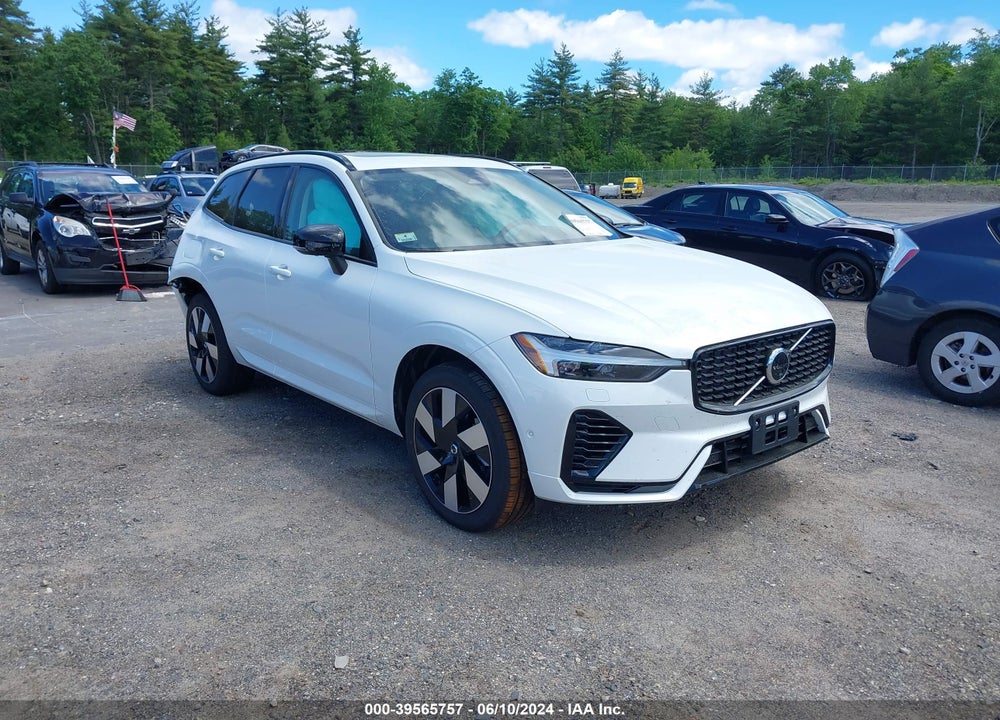 2024 VOLVO XC60 RECHARGE PLUG-IN HYBRID T8 PLUS DARK THEME VIN: YV4H60DL9R1904018