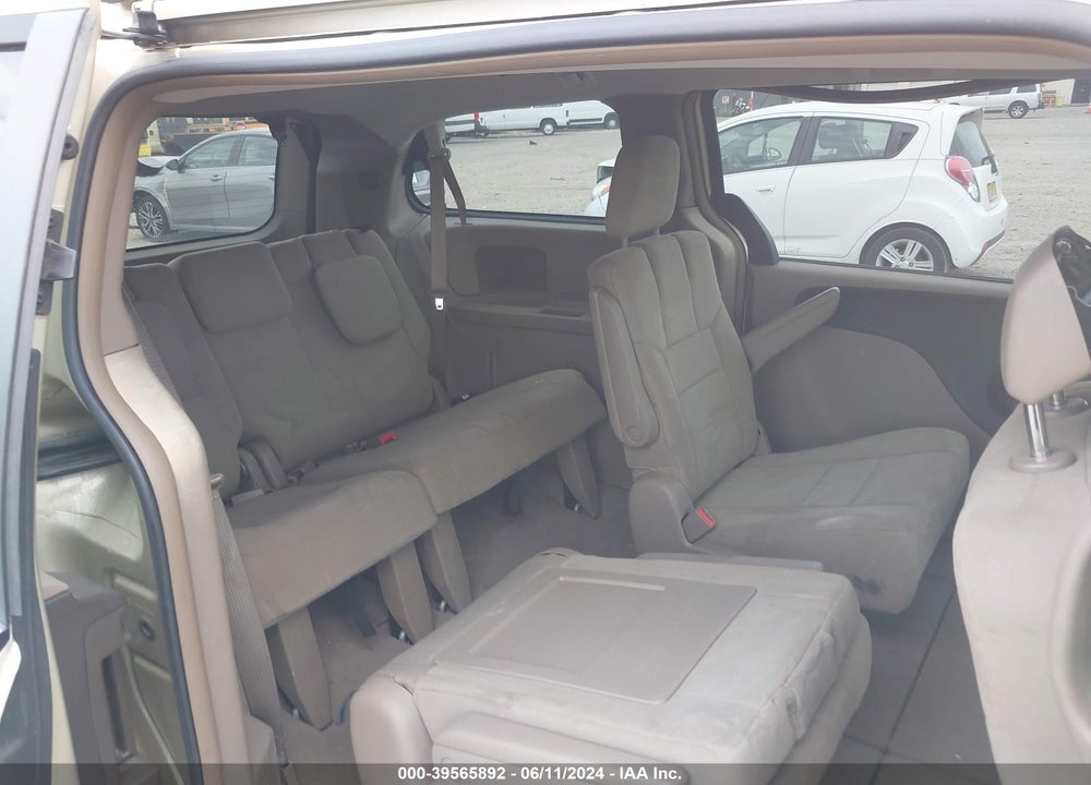 2011 CHRYSLER TOWN & COUNTRY TOURING VIN: 2A4RR5DG7BR638475