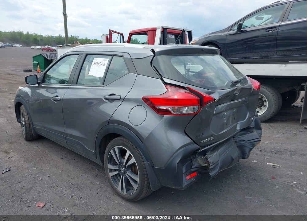 2018 NISSAN KICKS SV VIN: 3N1CP5CU7JL532907