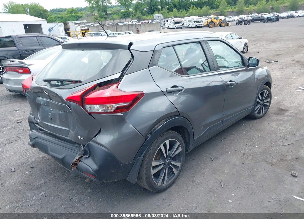 2018 NISSAN KICKS SV VIN: 3N1CP5CU7JL532907