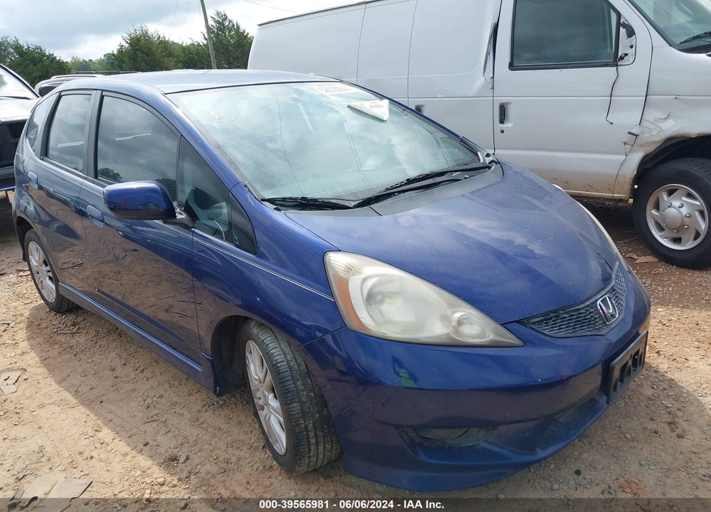 2011 HONDA FIT SPORT VIN: JHMGE8H57BC024052