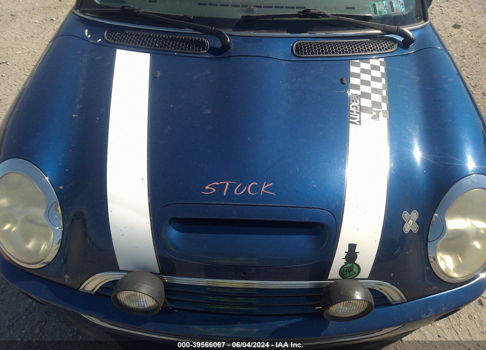 2004 MINI COOPER S VIN: WMWRE334X4TD76895