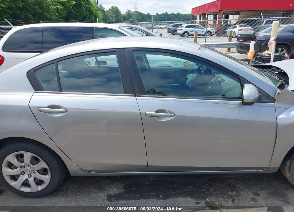 2010 MAZDA 3 I SPORT VIN: JM1BL1SF9A1302924