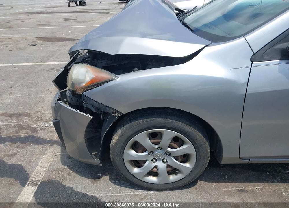 2010 MAZDA 3 I SPORT VIN: JM1BL1SF9A1302924