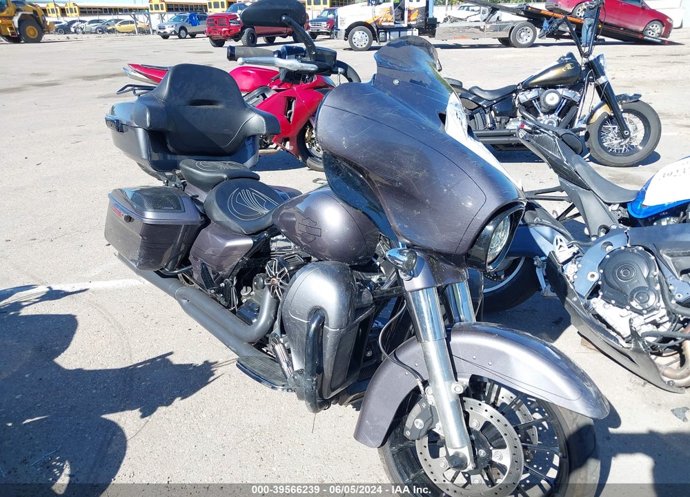 2014 HARLEY-DAVIDSON FLHXS STREET GLIDE SPECIAL VIN: 1HD1KRM11EB647281