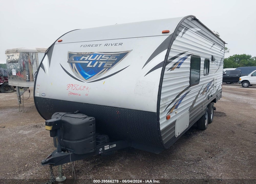 2017 FOREST RIVER OTHER VIN: 4X4TSM724H7412876