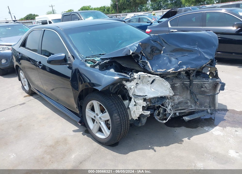 2014 TOYOTA CAMRY SE VIN: 4T1BF1FK2EU334502