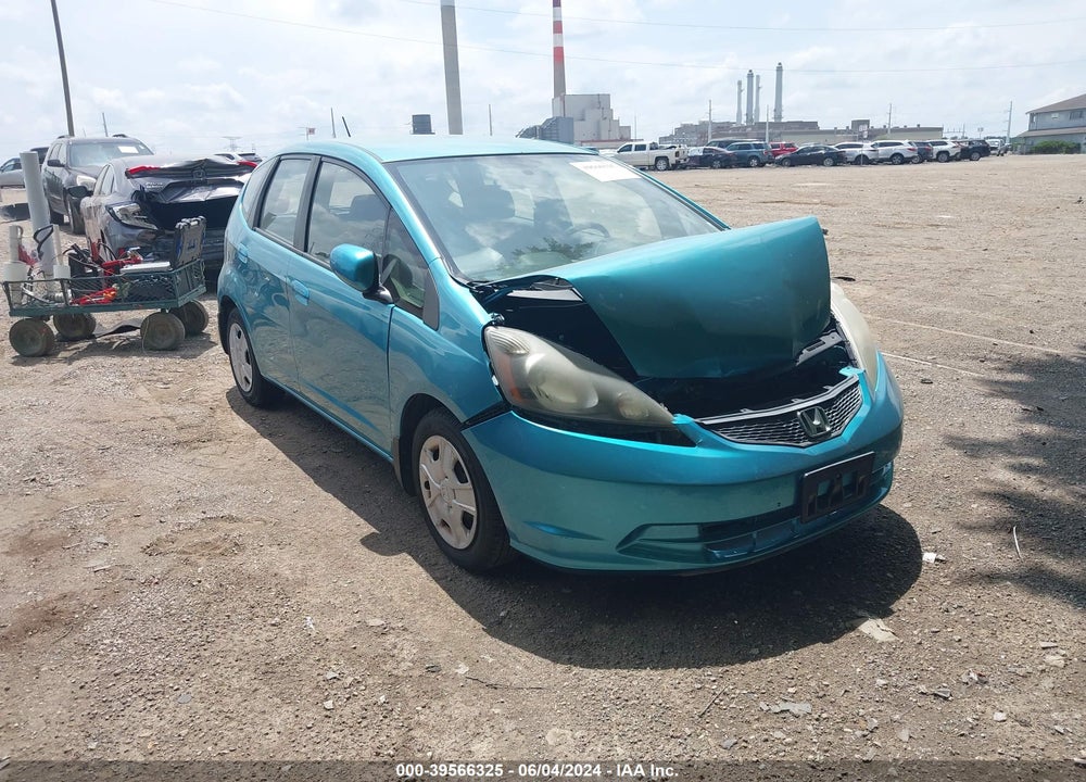 2013 HONDA FIT VIN: JHMGE8H3XDC023057