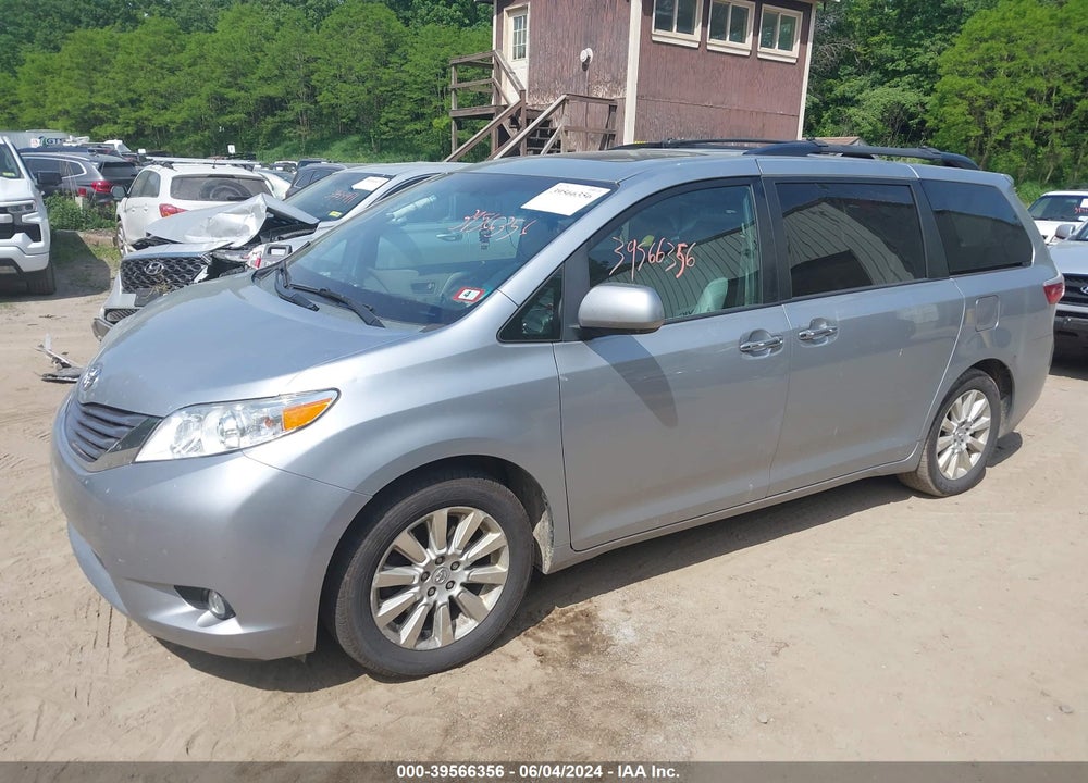 2015 TOYOTA SIENNA XLE PREMIUM 7 PASSENGER VIN: 5TDDK3DC8FS127487