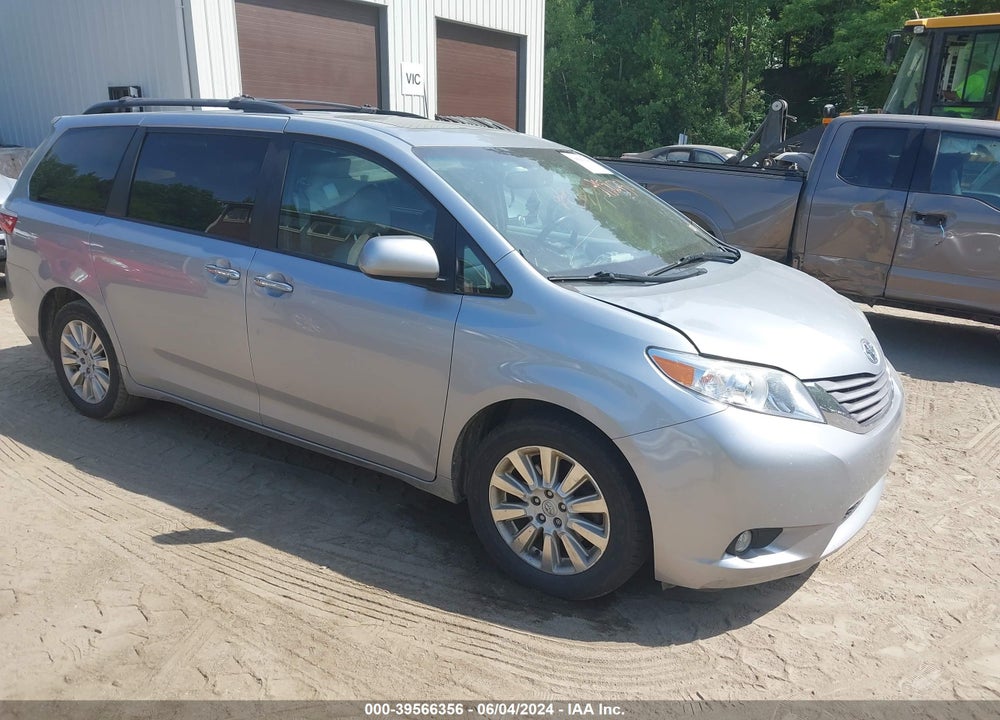 2015 TOYOTA SIENNA XLE PREMIUM 7 PASSENGER VIN: 5TDDK3DC8FS127487