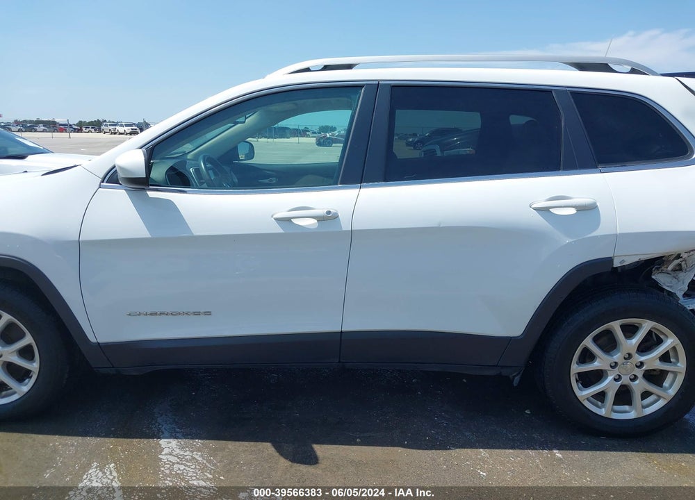 2016 JEEP CHEROKEE LATITUDE VIN: 1C4PJLCB3GW369839