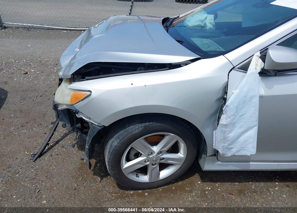 2014 TOYOTA CAMRY SE VIN: 4T1BF1FKXEU811712