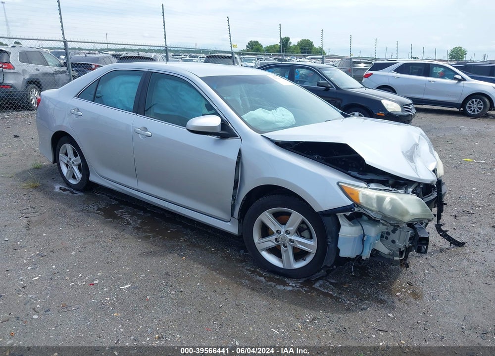2014 TOYOTA CAMRY SE VIN: 4T1BF1FKXEU811712