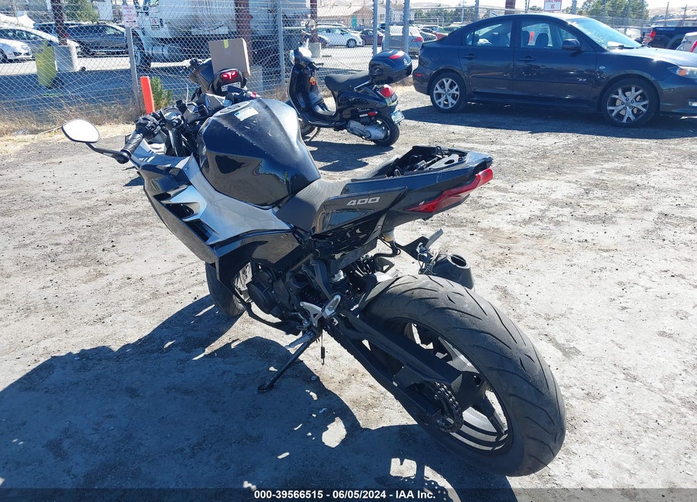 2018 KAWASAKI EX400 VIN: JKAEXKG18JDA12576