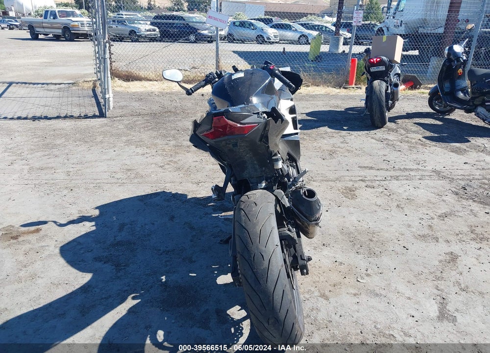 2018 KAWASAKI EX400 VIN: JKAEXKG18JDA12576