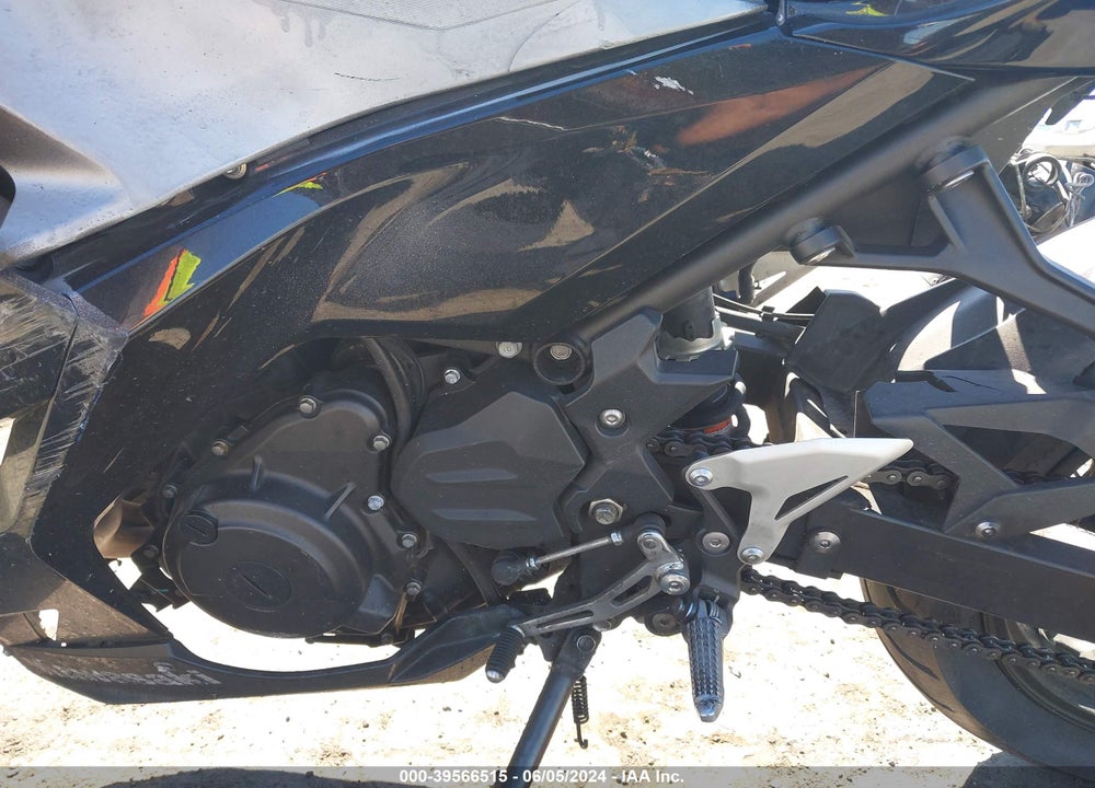 2018 KAWASAKI EX400 VIN: JKAEXKG18JDA12576