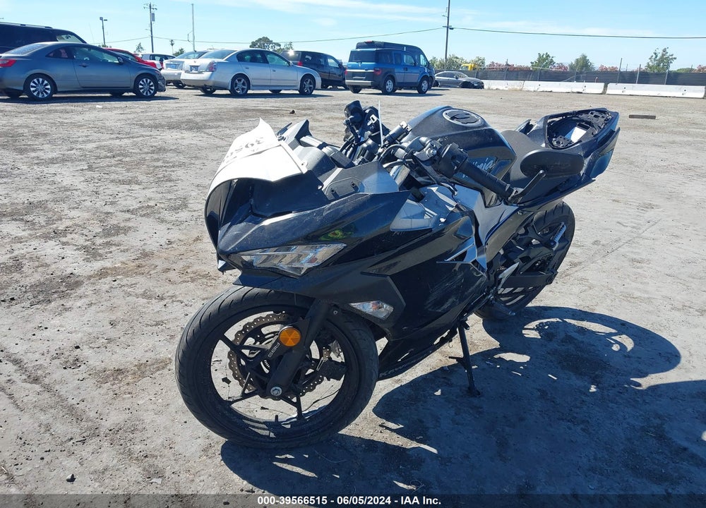 2018 KAWASAKI EX400 VIN: JKAEXKG18JDA12576
