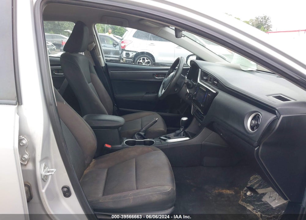 2017 TOYOTA COROLLA LE VIN: 5YFBURHE2HP616401