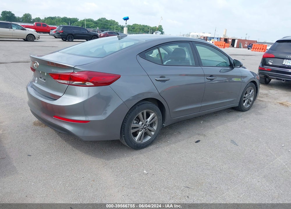 2018 HYUNDAI ELANTRA SEL VIN: 5NPD84LF6JH249425