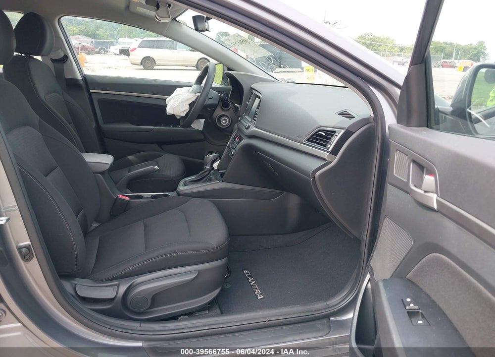 2018 HYUNDAI ELANTRA SEL VIN: 5NPD84LF6JH249425