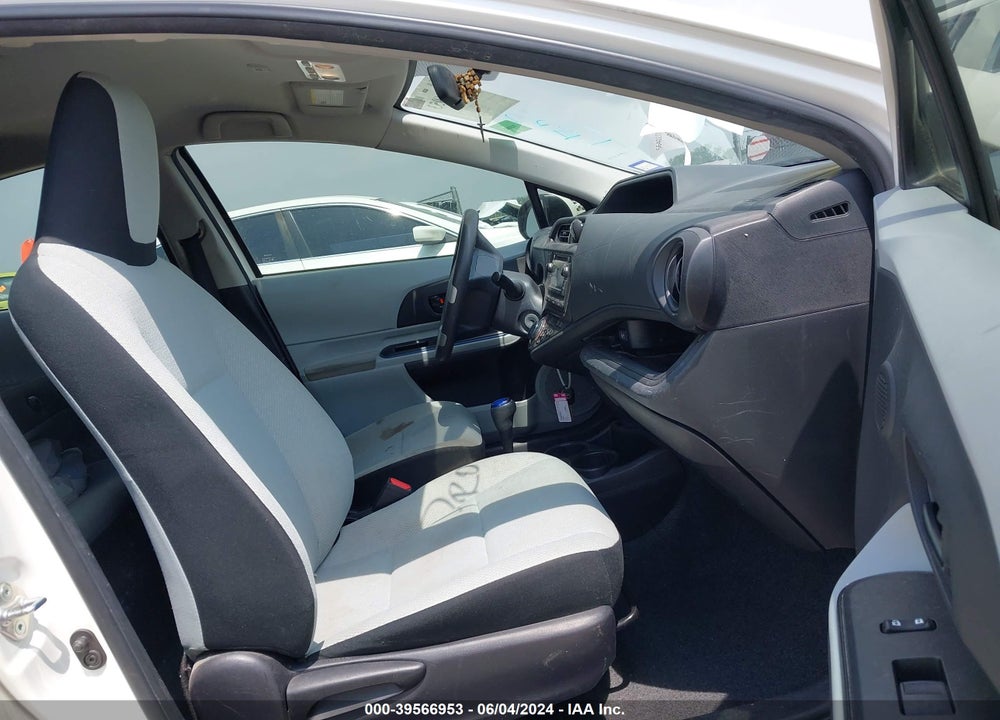 2013 TOYOTA PRIUS C ONE VIN: JTDKDTB32D1554680