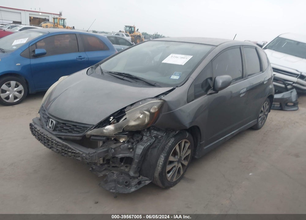 2013 HONDA FIT SPORT VIN: JHMGE8H57DC066403