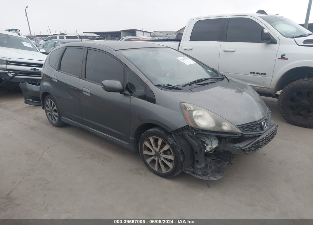 2013 HONDA FIT SPORT VIN: JHMGE8H57DC066403
